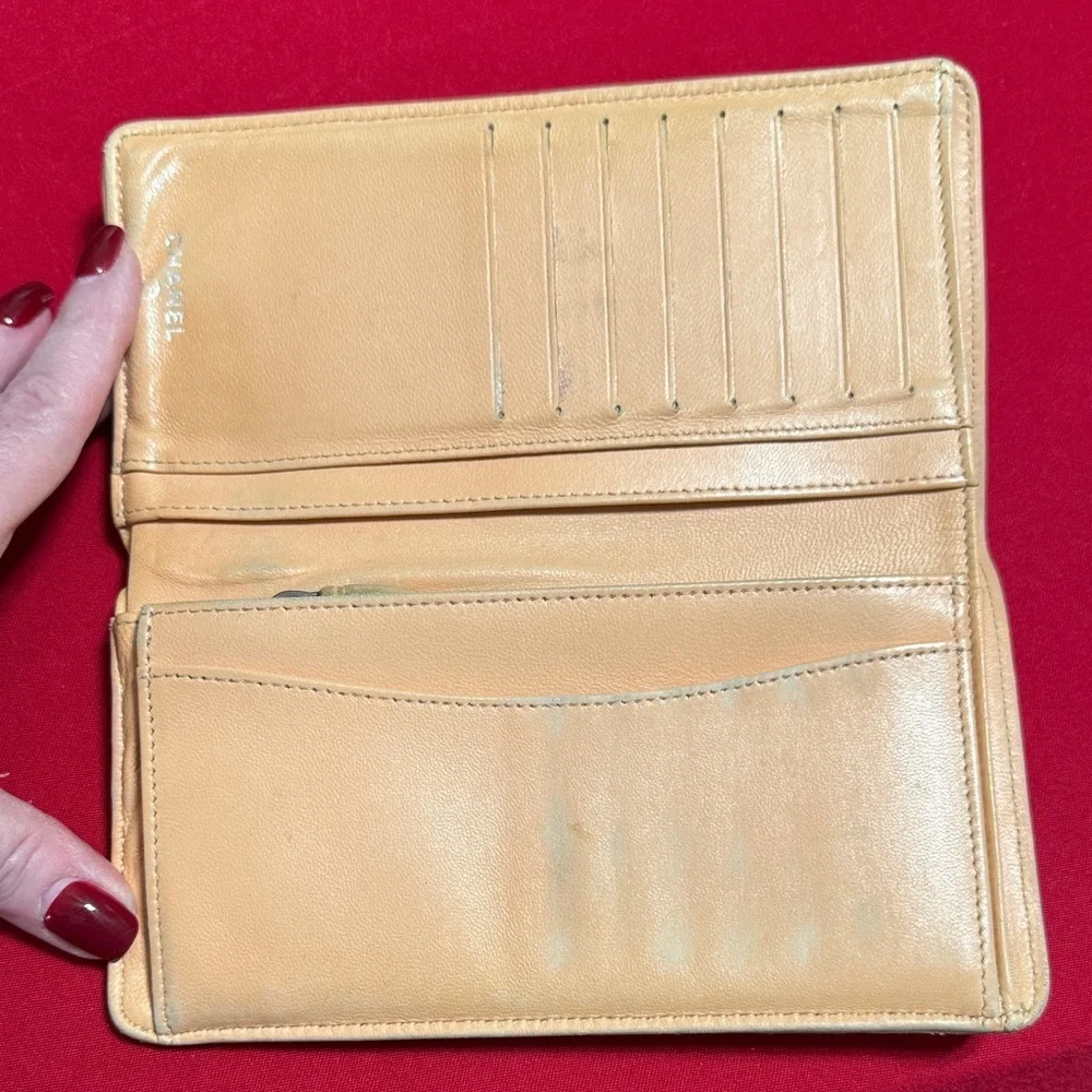 CHANEL Tan Quilted Women's Wallet 🎉🎉🎉HOST PICK 🎉🎉🎉